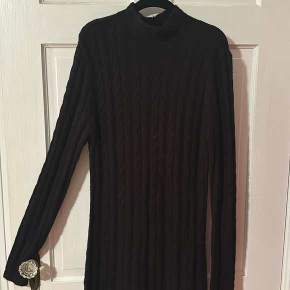 COPY - Kit + Sky Long Sleeve mock Turtleneck Mid Length Black Sweater Dress Siz… - Picture 5 of 8